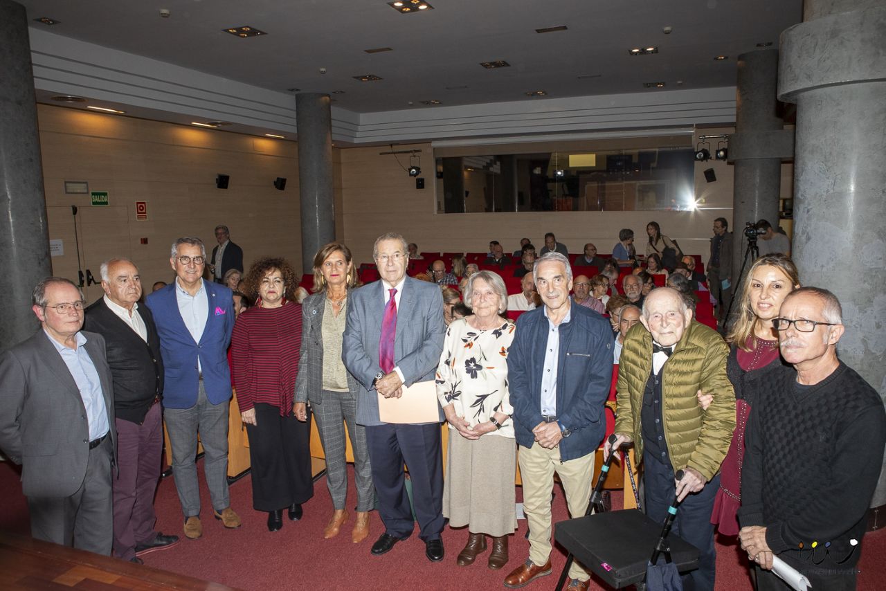 s Manuel Fernndez, Juan Luis Surez, Carlos Sieriz, Marta del Arco, Conchita Mndez, Pedro Snchez Lazo, Gun Emma Larson, Agustn Alonso, Jess Pelez, Virginia Gil y Edualdo Galguera.